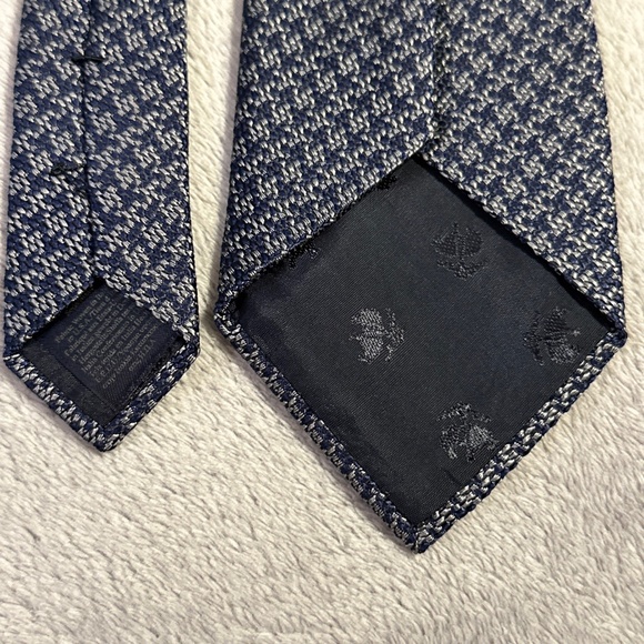 Brooks Brothers Made in USA Tie Navy Blue Gray Weave 100% Italian Silk - Picture 3 of 6